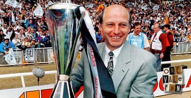 Port Vale manager John Rudge with the Autoglass Trophy