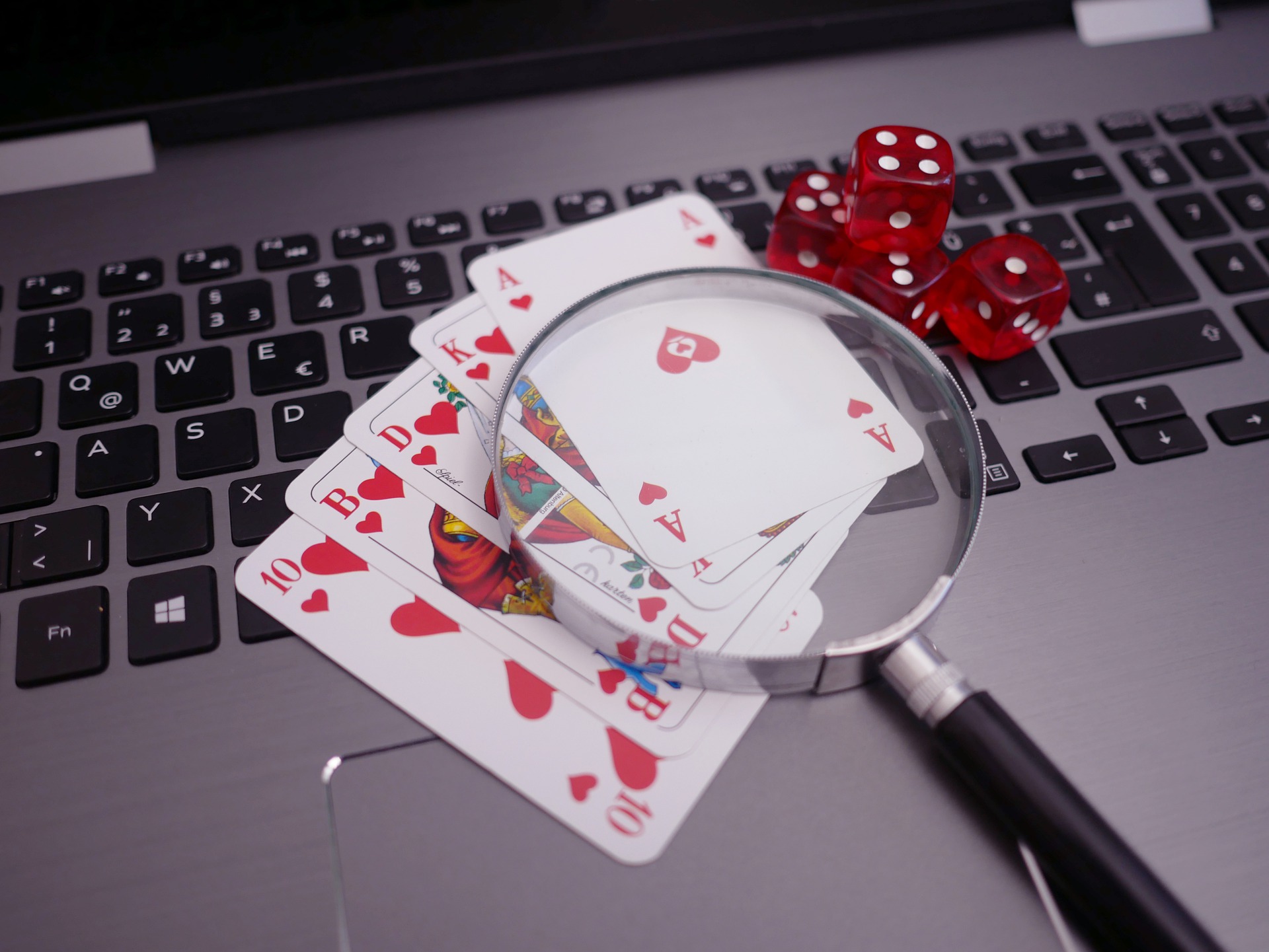 Source - https://pixabay.com/photos/poker-online-poker-casino-gambling-4518181/
